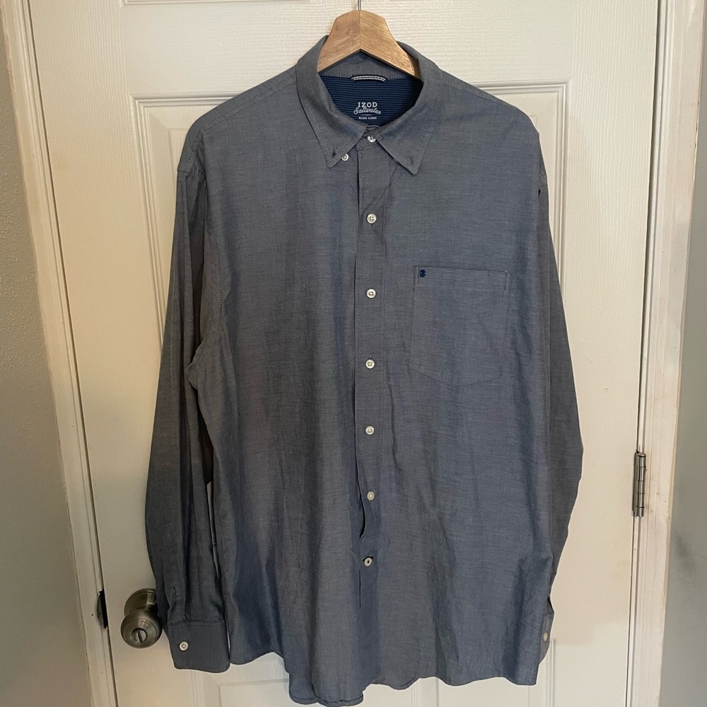 IZOD Saltwater Men’s Relaxed Classics Button Down (Blue)